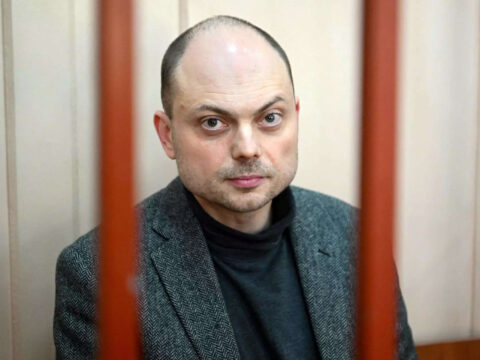 Russian court jails Kremlin critic Vladimir Kara-Murza for 25 years for treason