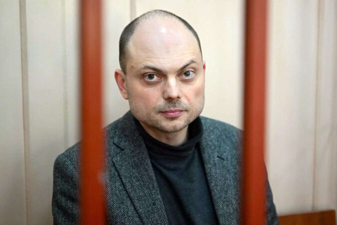 Russian court jails Kremlin critic Vladimir Kara-Murza for 25 years for treason