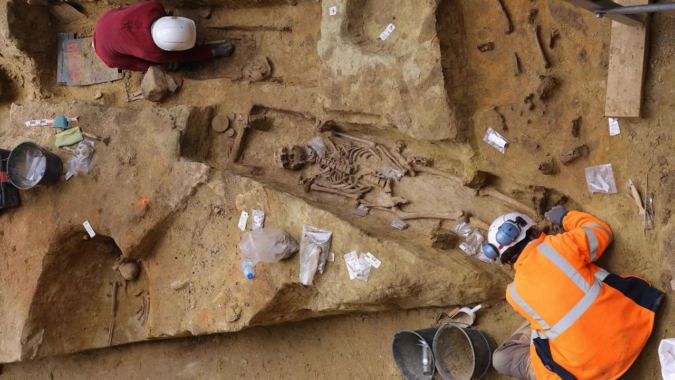 Paris: Ancient necropolis unearthed next to busy Paris train station