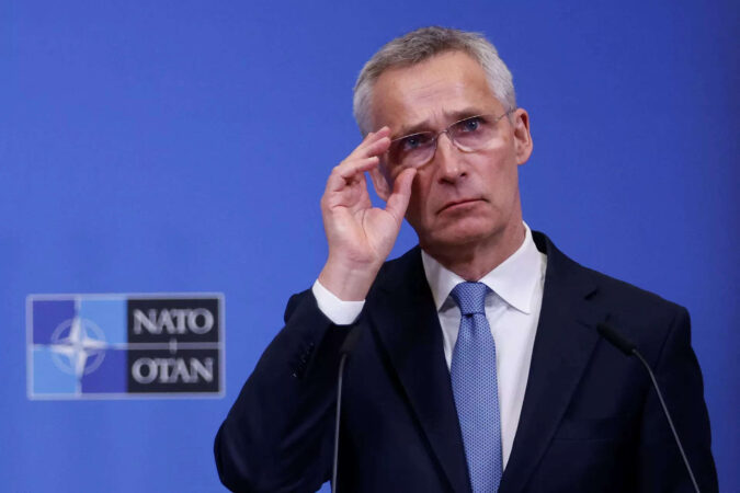 Nato: Nato chief Stoltenberg visits wartime Ukraine