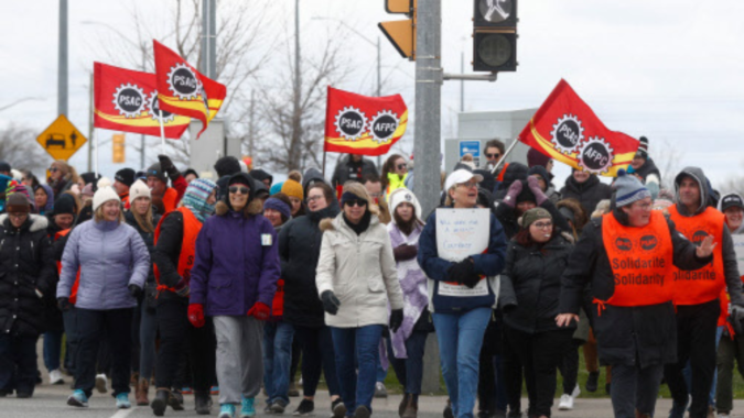 Govt workers strike in Canada snags immigration processing