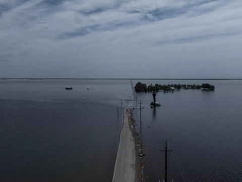 As epic snow melts, a California community braces for floods