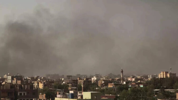 Clashes rock Sudan despite truce as ex-PM warns of 'nightmare'