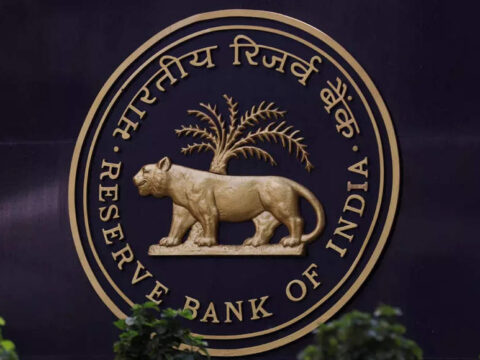 rupees: RBI directs users to pay fee, charges on forex cards in rupees