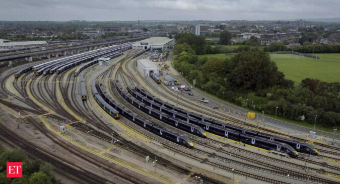 UK economy grows by 0.1% in first quarter of 2023