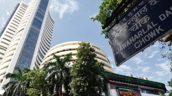 Sensex closes 66 points lower at 52,586; Nifty ends session at 15,763 points(MINT_PRINT)