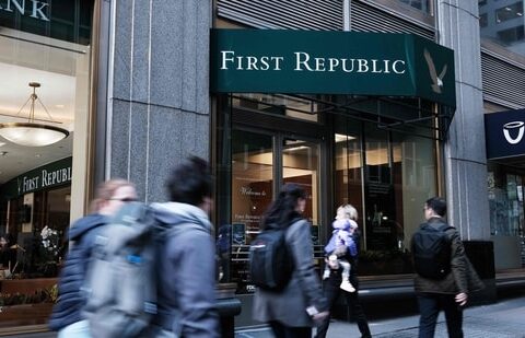 People walk past a First Republic bank in Manhattan.(Getty Images via AFP)