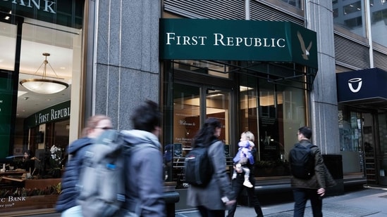 People walk past a First Republic bank in Manhattan.(Getty Images via AFP)