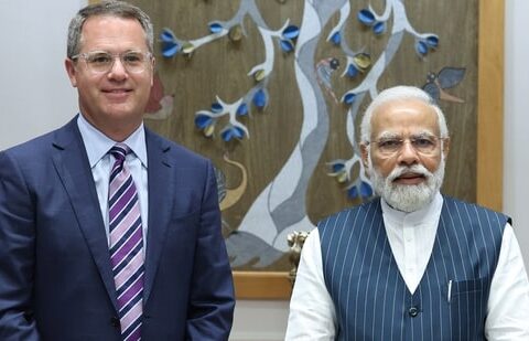 Prime Minister Narendra Modi along with Walmart CEO Doug McMillon(Twitter/Walmart)