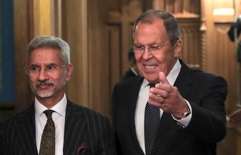 Russian foreign minister Sergei Lavrov with his Indian counterpart S Jaishankar.(REUTERS)