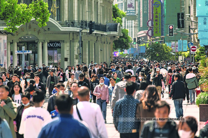 China launches projects to build 'new-era' marriage, childbearing culture