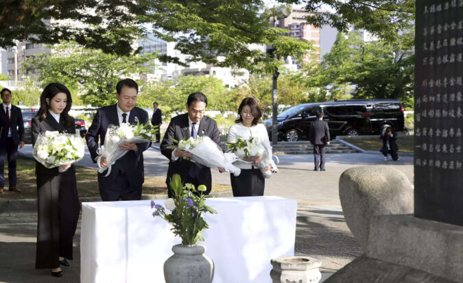 Japan: Japan, South Korea leaders pray at memorial for Korean atomic bomb victims in Hiroshima