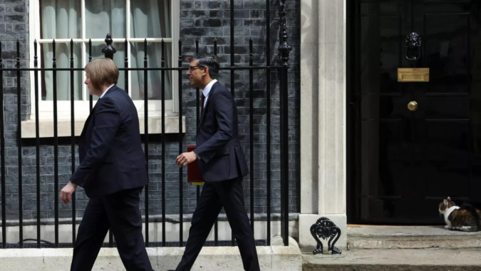 London: Car crashes into front gates of Downing Street in London