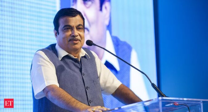 gadkari: Nitin Gadkari lays foundation stone for 10 NH projects worth over Rs 8,000 crore in UP