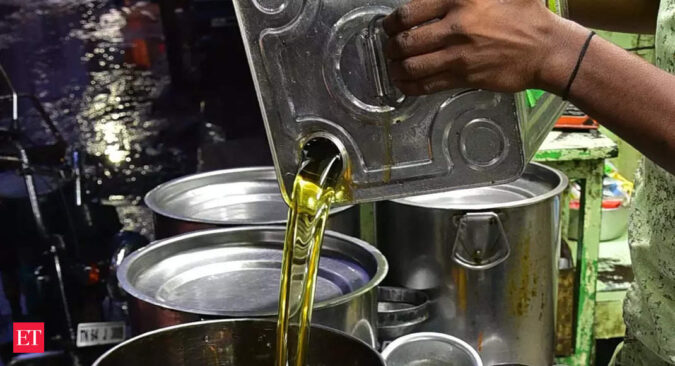 indian oil import duty: India cuts base import duty on refined soyabean oil, sunflower oil by 5%