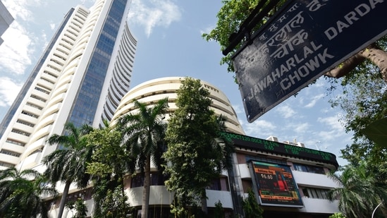 Sensex, NSE figures updates.(MINT_PRINT)