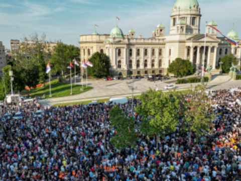 Belgrade: Tens of thousands rally against government in Belgrade