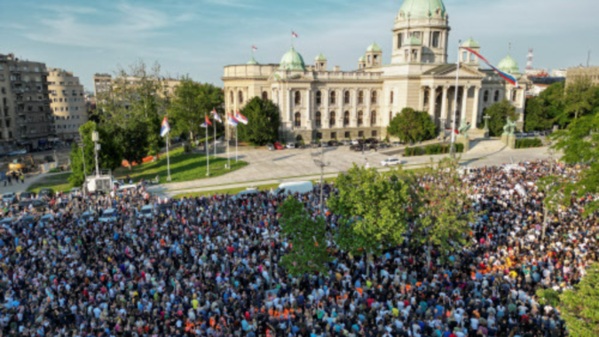 Belgrade: Tens of thousands rally against government in Belgrade