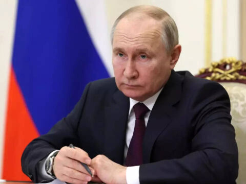 Kremlin: Kremlin: Fake Putin address broadcast on Russian radio stations after 'hack'