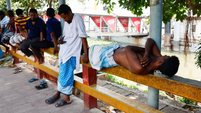 Major power crisis & 'unusual' heatwave make life miserable for millions in Bangladesh