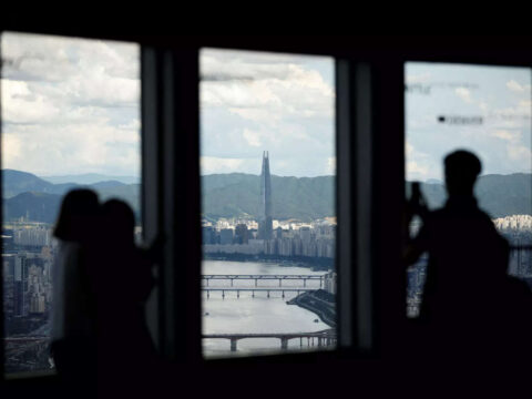 British man detained climbing South Korean skyscraper