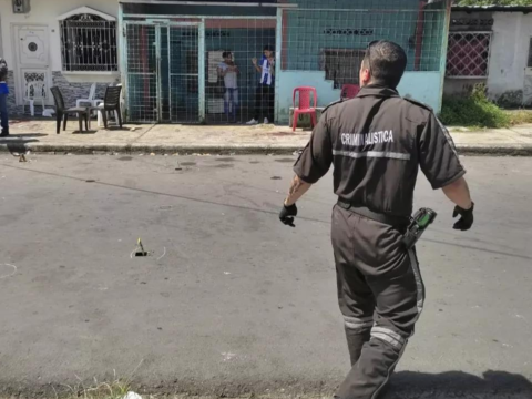 Six dead, six wounded in Ecuador gang shooting