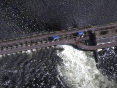 Kherson residents return to flood-ruined homes after dam destroyed