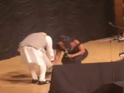 African-American singer Mary Millben touches PM Modi's feet after singing 'Jana Gana Mana'