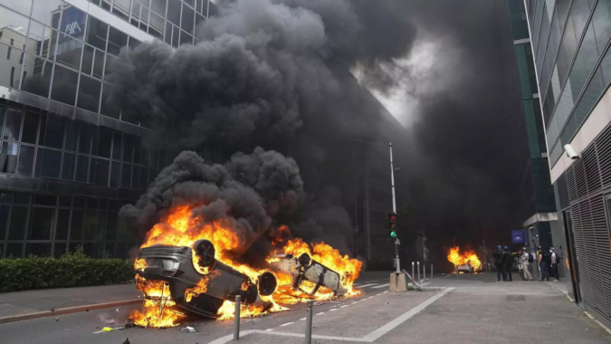 France: Hundreds more arrested in fifth night of French rioting