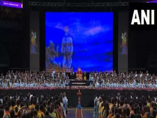 10,000 people gather at Allen East Center in Texas to recite Bhagavad Gita on occasion of Guru Purnima