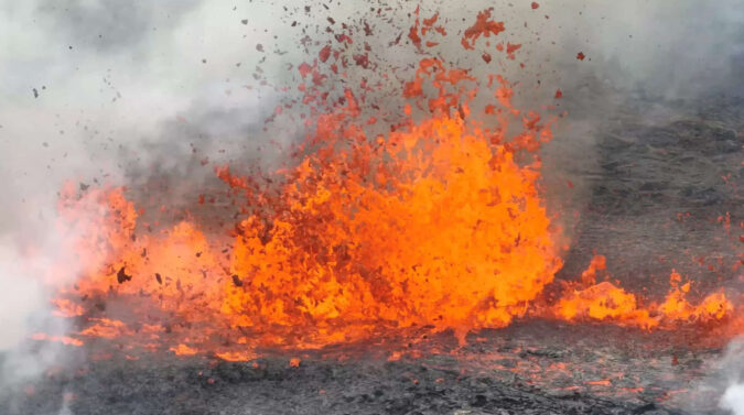 Volcano erupts near Icelandic capital