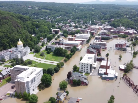 Vermont: Second day of floods in Vermont: Muddy water reaches the tops of parking meters in Montpelier