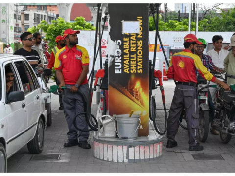 Pakistan Petrol Dealers: Petroleum dealers in Pakistan threaten nationwide strike from Saturday after govt fails to increase profit margins