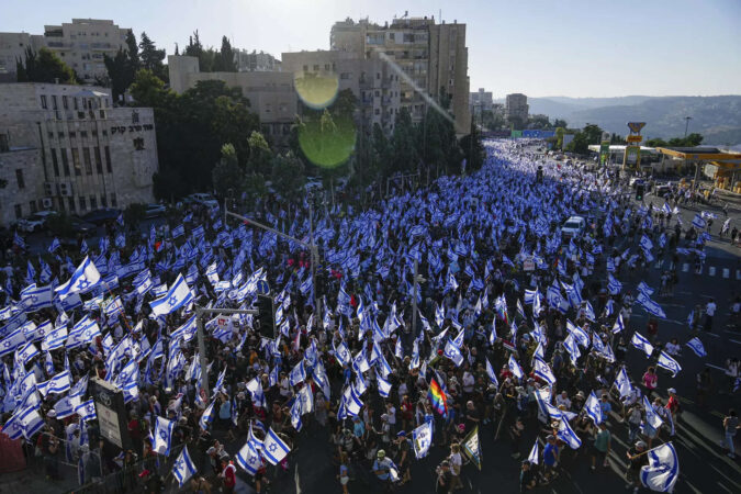 Israeli CEOs Ditch the C-Suite to lead anti-government protests