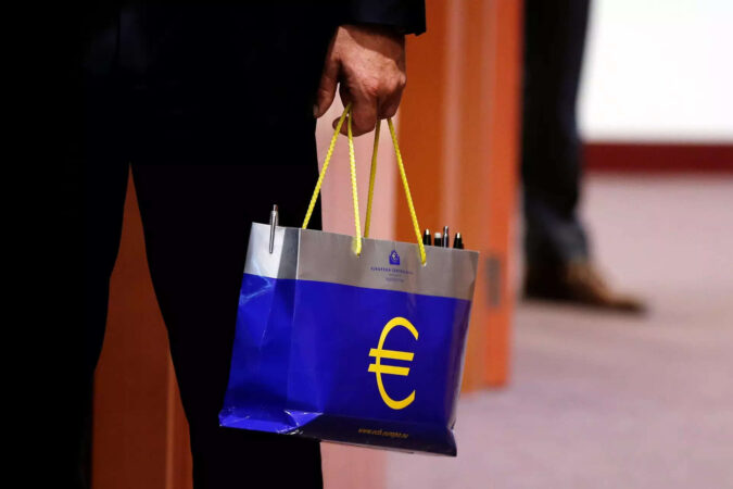 Eurozone economic downturn steepens in July