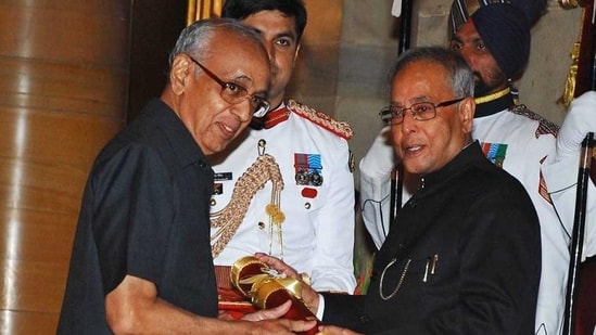 President Pranab Mukherjee presenting Padma Bhushan to Ramamurthy Thyagarajan at Rashtrapati Bhavan in New Delhi.(UNI)