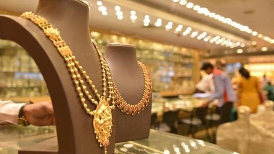 The price of 24 carat gold also witnessed a decline on Thursday. (HT File Photo)