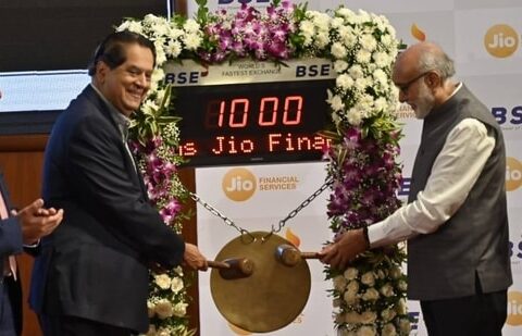 Mr. K V Kamath (Independent Director and Non-Executive Chairman, JFSL), Mr. Subhash S Mundra (Chairman, BSE) at the Listing Ceremony of Jio Financial Services Limited on the Bombay Stock Exchange on Monday.( HT photo by Anshuman Poyrekar)