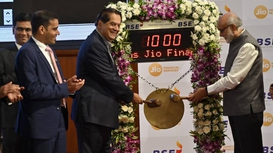 Mr. K V Kamath (Independent Director and Non-Executive Chairman, JFSL), Mr. Subhash S Mundra (Chairman, BSE) at the Listing Ceremony of Jio Financial Services Limited on the Bombay Stock Exchange on Monday. ( HT photo by Anshuman Poyrekar)