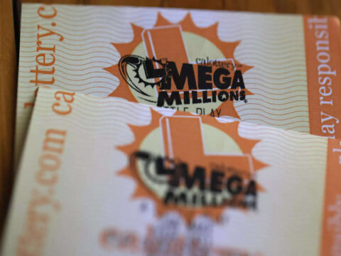 Lottery: $1.58 billion jackpot goes to lucky Mega Millions player in Florida