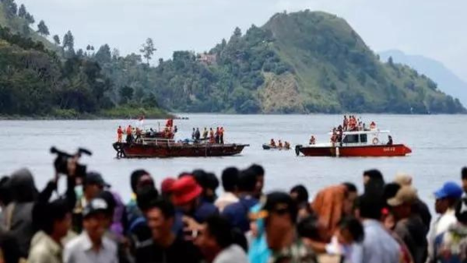 Rohingyas: At least 17 dead as boat carrying Rohingyas sinks in Bay of Bengal