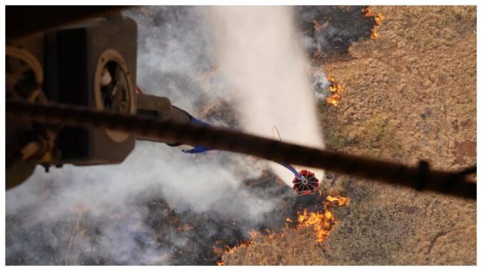 Hawaii Wildfire: Like a warzone: Hawaii's fleeing tourists tell of escape