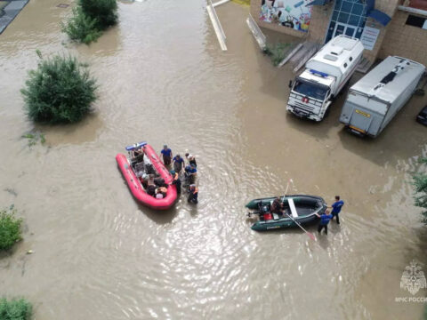 Russia evacuates 2,000 in Far East flooding