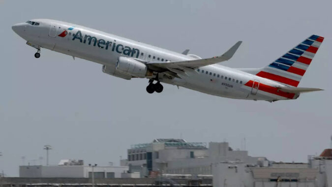 American Airlines: Florida-bound American Airlines flight drops 15,000 feet in 3 minutes