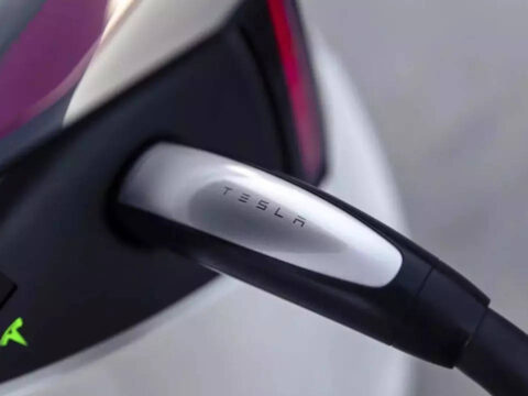 Edmunds: Tesla wins the EV charge plug format war