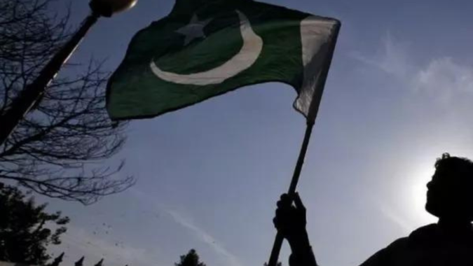 Pakistan: Pakistan's president refuses to sign new national security laws