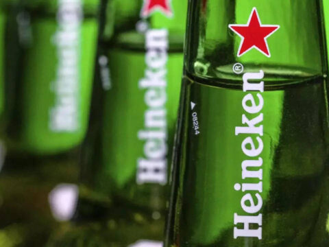 Vladimir Putin: Heineken sells its business in Russia for 1 euro
