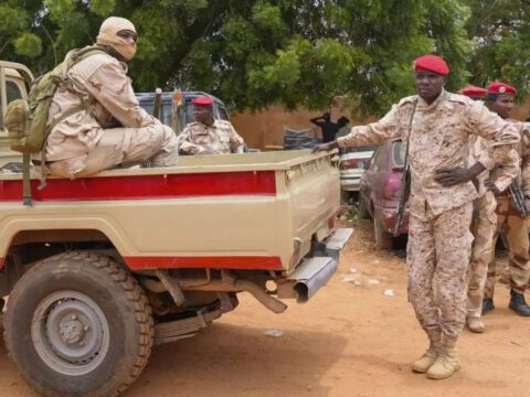 Niger's military rulers order four envoys out