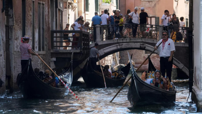 Venice: From 2024, Venice to test-run $5 fee for day-trippers on busy weekends