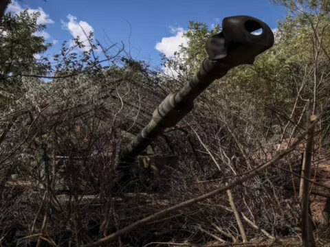 Ukraine: 'It worked!' How Ukraine is using 'fake weapons' made of trash to scare off Russians